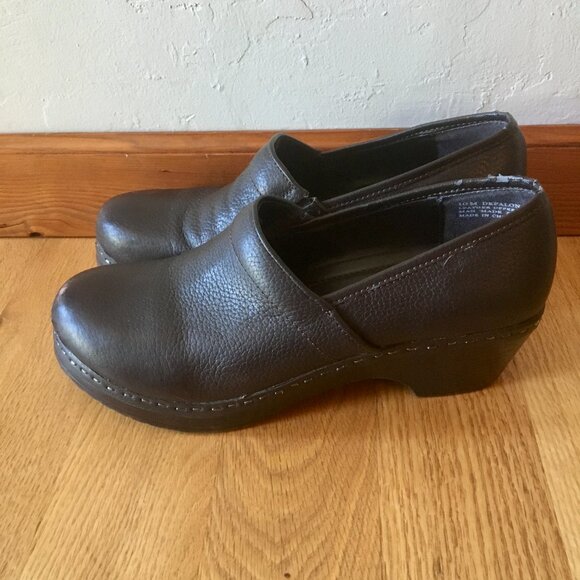 Dockers Dark Brown Leather Clogs Mules Slip On All Day Comfort Size 10 M - Picture 3 of 8